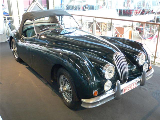 Jaguar Oldtimer im Meilenwerk in Dusseldorf