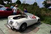 A la porte du garage - Renault 4 CV - Euro Classic Touring Club