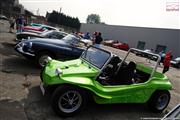 A la porte du garage - Renault 4 CV - Euro Classic Touring Club