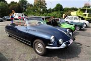 A la porte du garage - Renault 4 CV - Euro Classic Touring Club