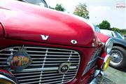 A la porte du garage - Renault 4 CV - Euro Classic Touring Club