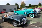 A la porte du garage - Renault 4 CV - Euro Classic Touring Club