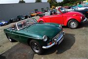 A la porte du garage - Renault 4 CV - Euro Classic Touring Club