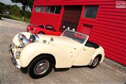 A la porte du garage - Renault 4 CV - Euro Classic Touring Club