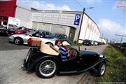 A la porte du garage - Renault 4 CV - Euro Classic Touring Club