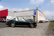 A la porte du garage - Renault 4 CV - Euro Classic Touring Club