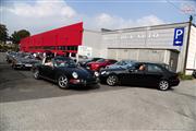 A la porte du garage - Renault 4 CV - Euro Classic Touring Club