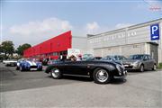 A la porte du garage - Renault 4 CV - Euro Classic Touring Club