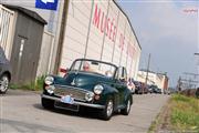 A la porte du garage - Renault 4 CV - Euro Classic Touring Club