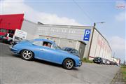 A la porte du garage - Renault 4 CV - Euro Classic Touring Club