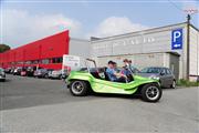 A la porte du garage - Renault 4 CV - Euro Classic Touring Club