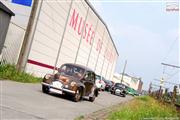 A la porte du garage - Renault 4 CV - Euro Classic Touring Club