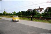 A la porte du garage - Renault 4 CV - Euro Classic Touring Club