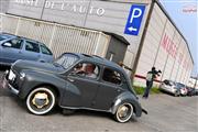 A la porte du garage - Renault 4 CV - Euro Classic Touring Club