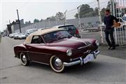 A la porte du garage - Renault 4 CV - Euro Classic Touring Club