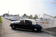 A la porte du garage - Renault 4 CV - Euro Classic Touring Club