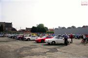 A la porte du garage - Renault 4 CV - Euro Classic Touring Club