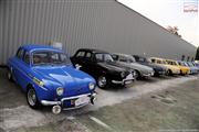 A la porte du garage - Renault 4 CV - Euro Classic Touring Club