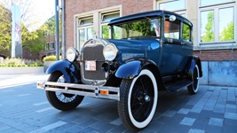 Start Oldtimertreffen in Lommel -  29 april 2026