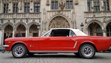 Ford Mustang  (cabrio)