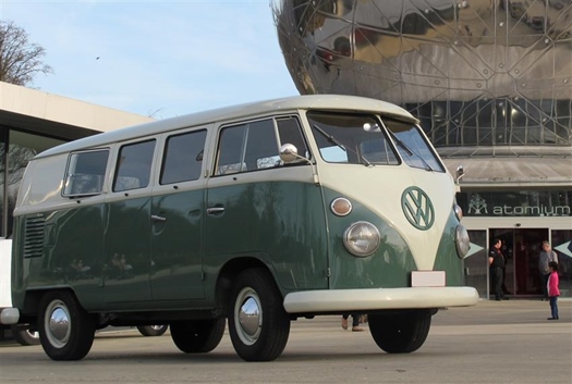 Oldtimer te huur: Volkswagen Bus T1 split busje Microbus Velvet Green