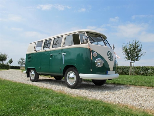Oldtimer te huur: Volkswagen Bus T1 split busje Microbus z Racing Green