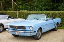 Ford Mustang convertible (cabrio)